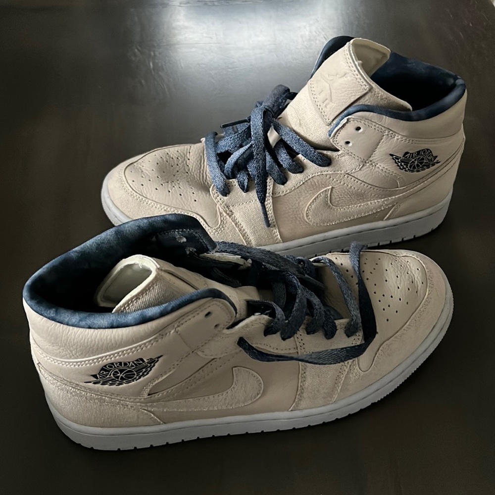 Jordan 1 Mid SE Sanddrift WMNS 9